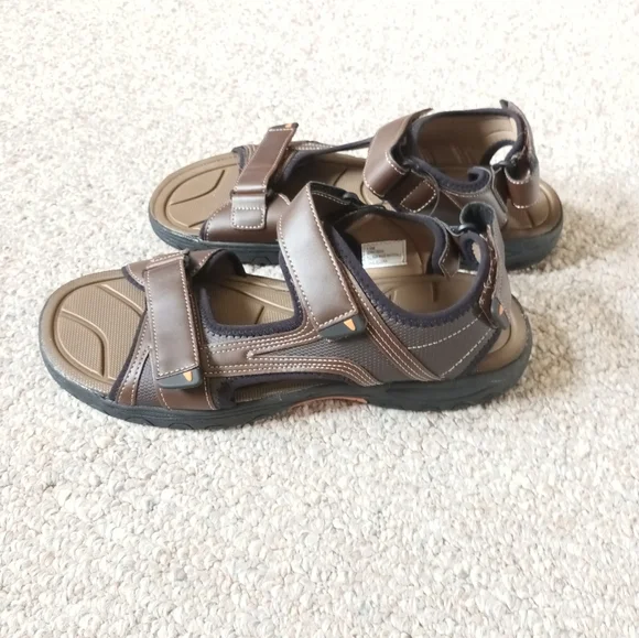 New Eddie Bauer Men's Faux Leather Top Sandals. - Picture 5 of 11